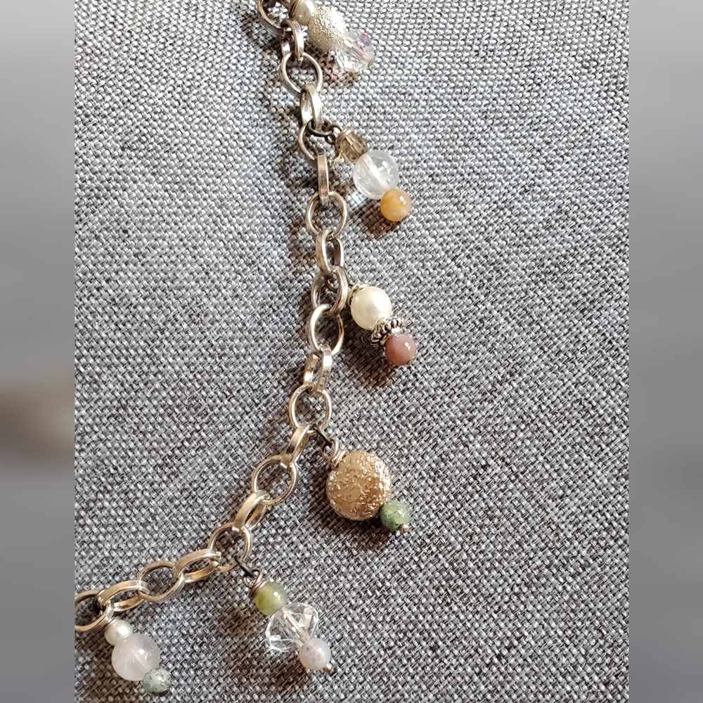 Vtg. Natural Stones And Faux Pearls Dangled Charms Necklace - Picture 3 of 7